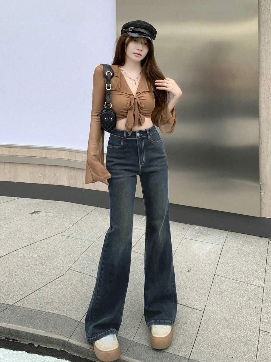 niebieskie spodnie jeans
