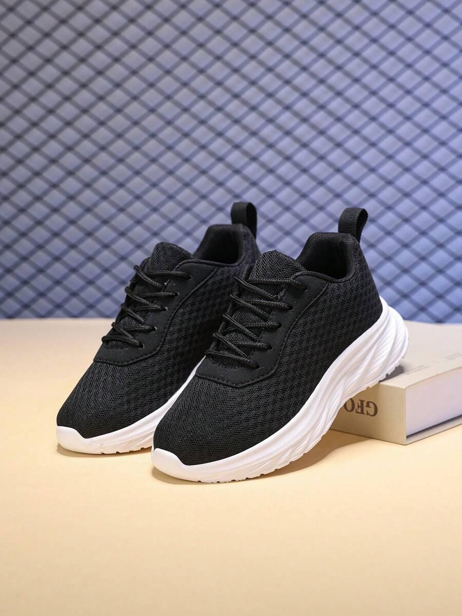 czarne buty sportowe