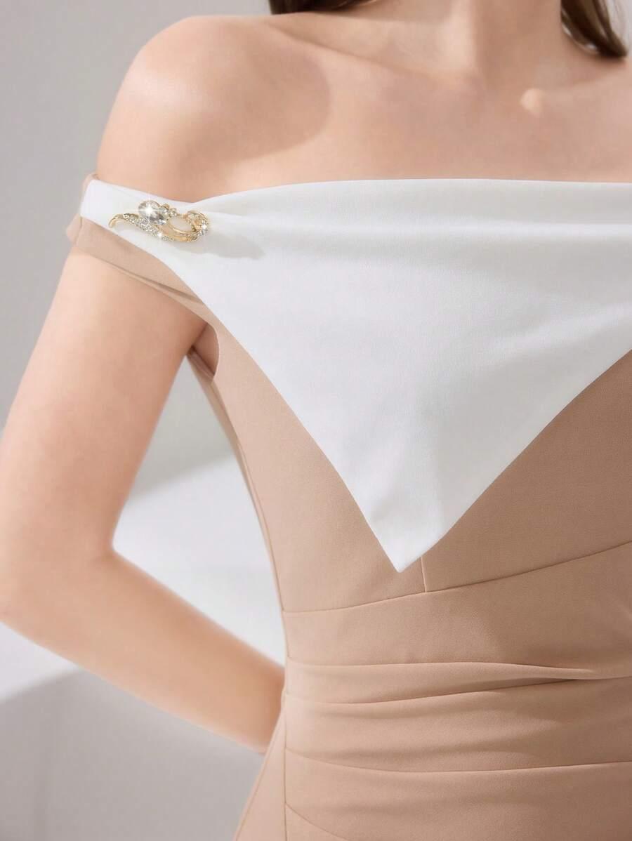 ELEGANCKA SUKIENKA KOBIECA ODSŁANIAJĄCA RAMIONA