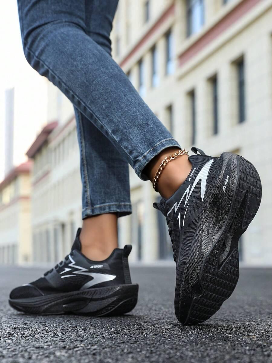 czarne buty sportowe 