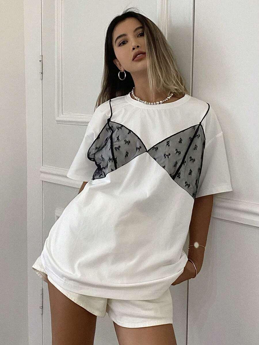BIAŁY T-SHIRT WZÓR