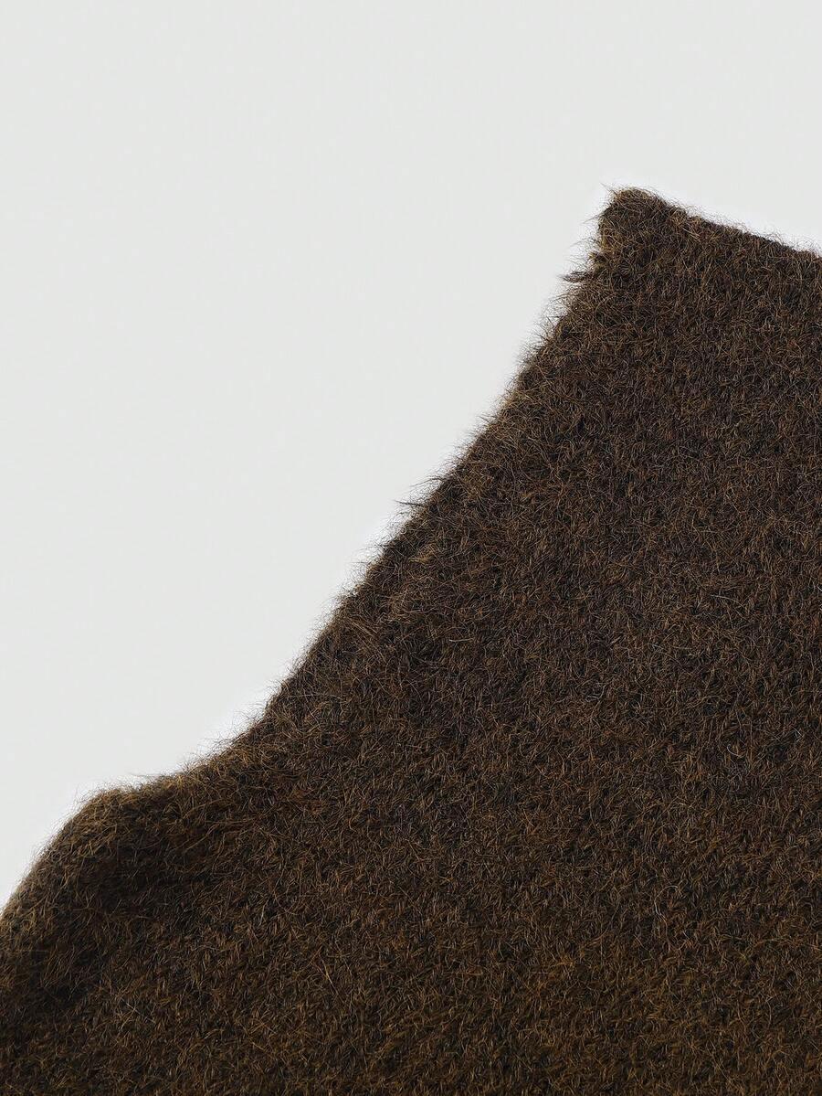 brązowy sweter bez rękawów