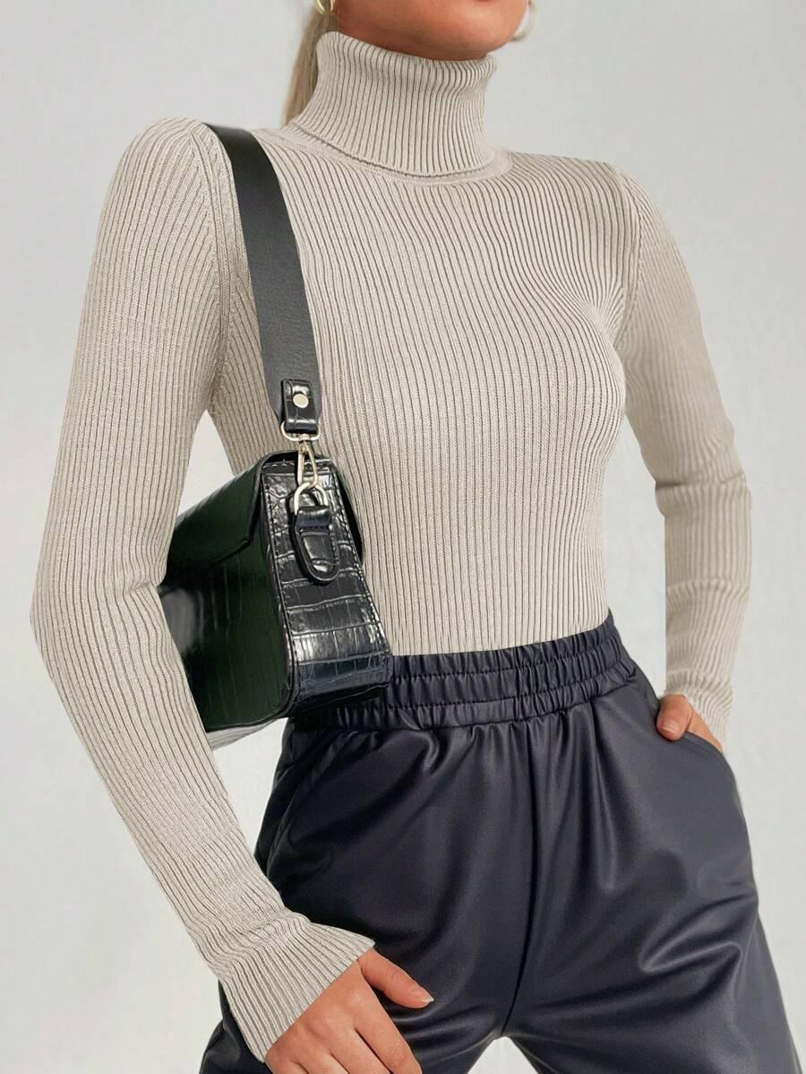 BEŻOWY SWETER GOLF