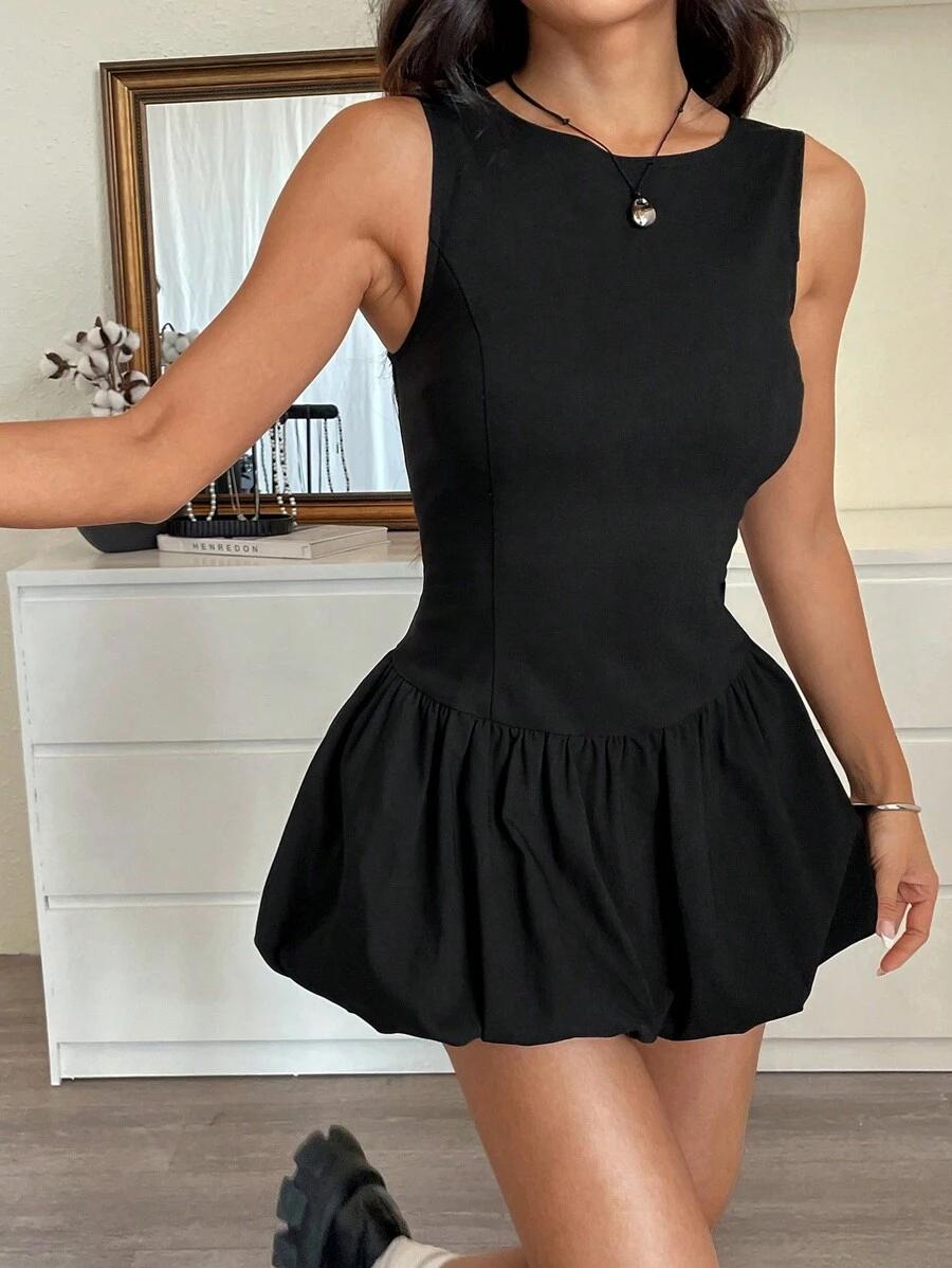 CZARNA MINI SUKIENKA
