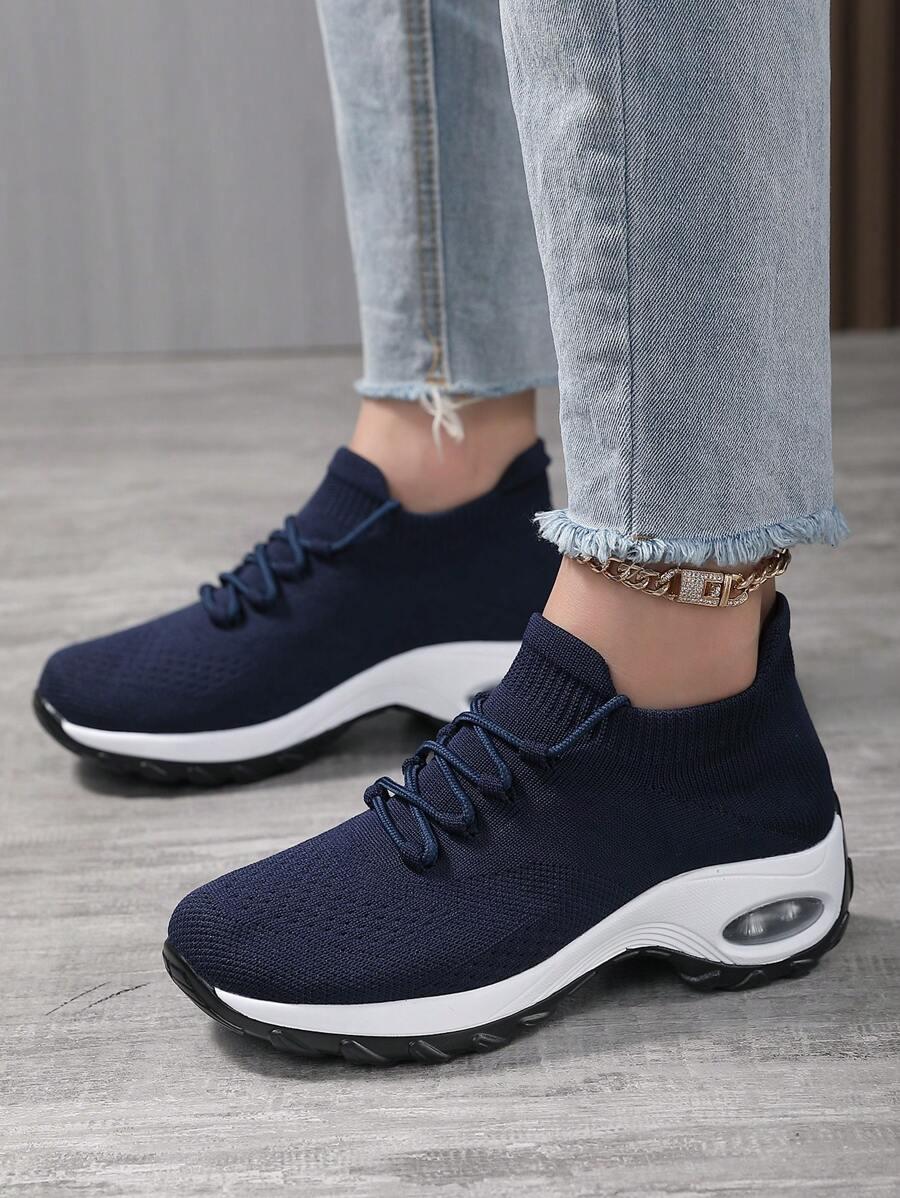 niebieskie buty sportowe 