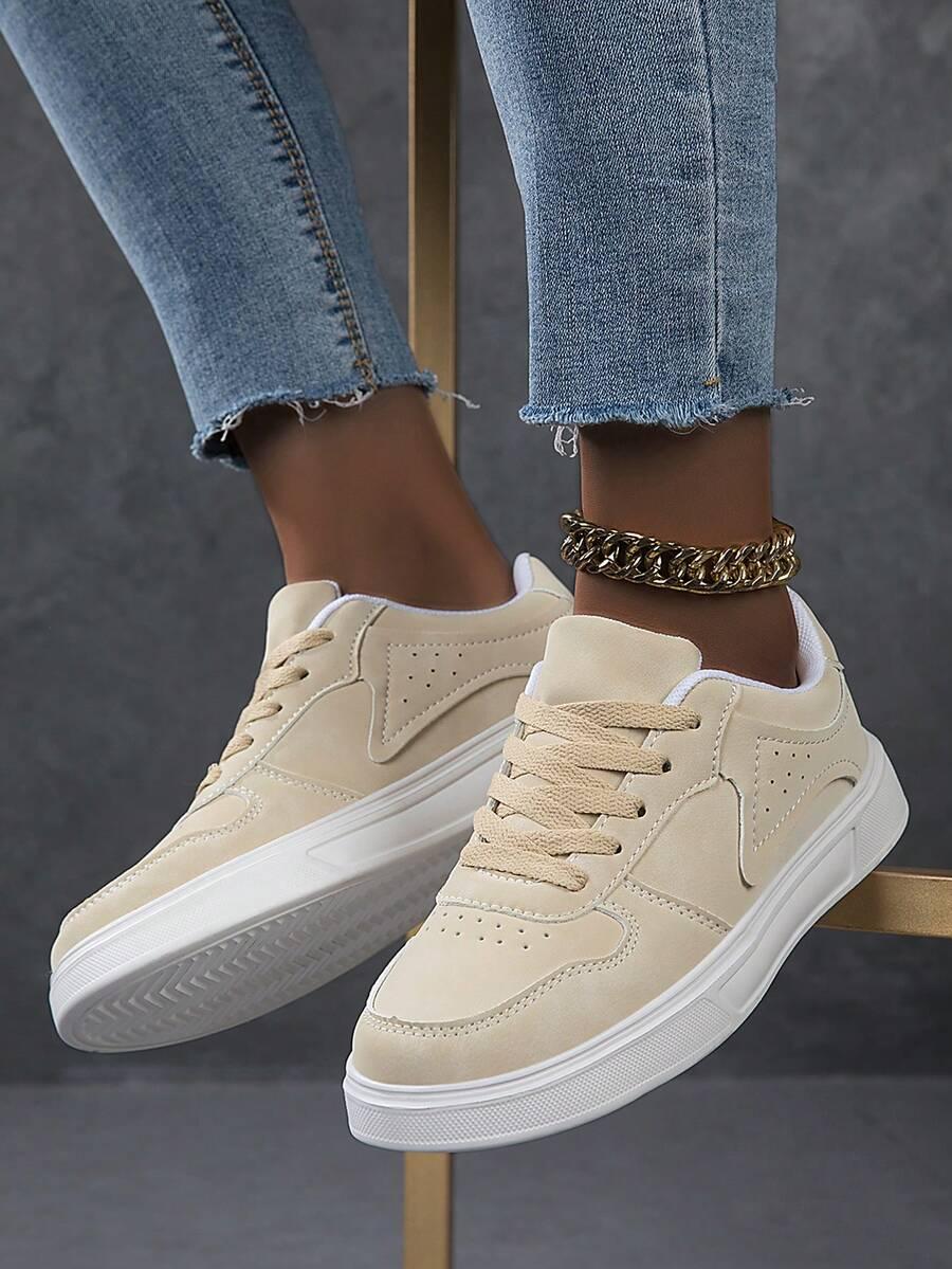 beżowe buty sportowe 