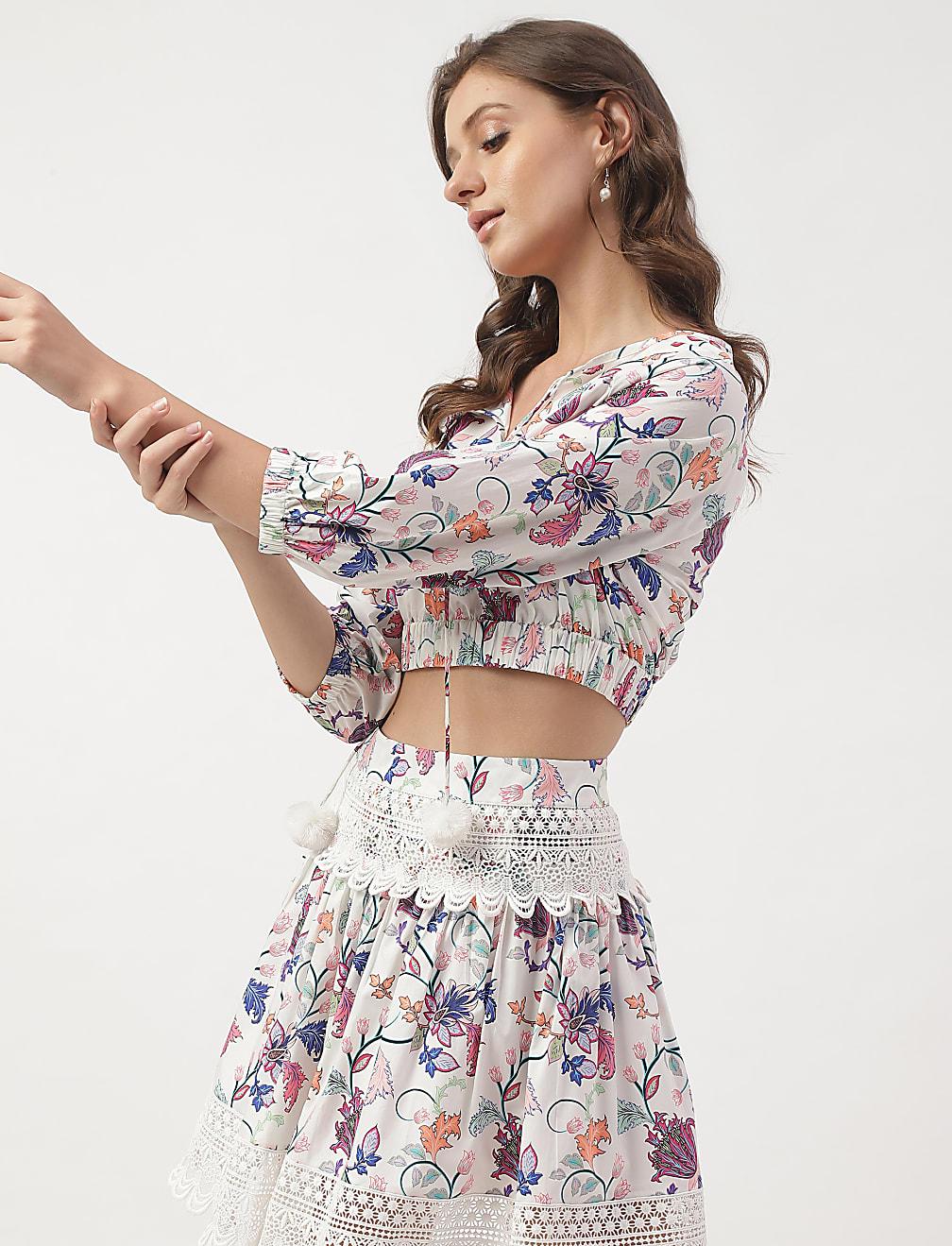 BLUZKA V-NECK WZÓR KWIATY T43-4553K-A4