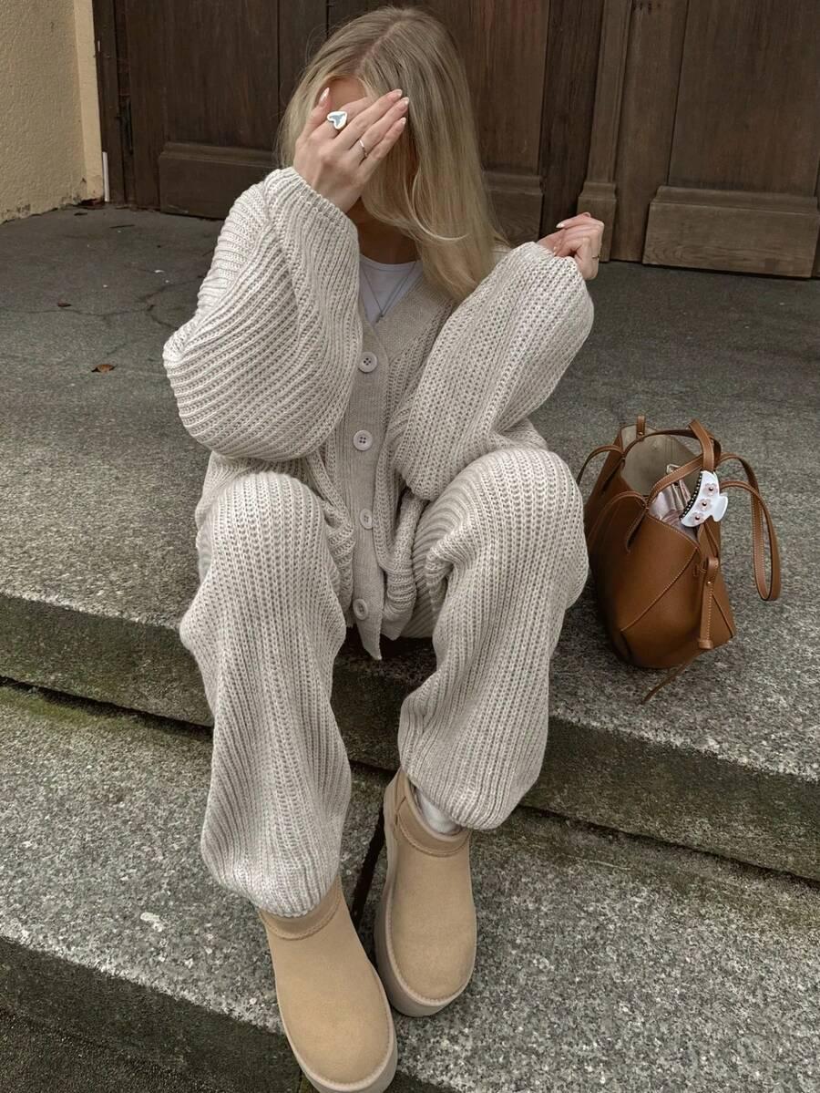 DZIANINOWY KOMPLET SWETER SPODNIE