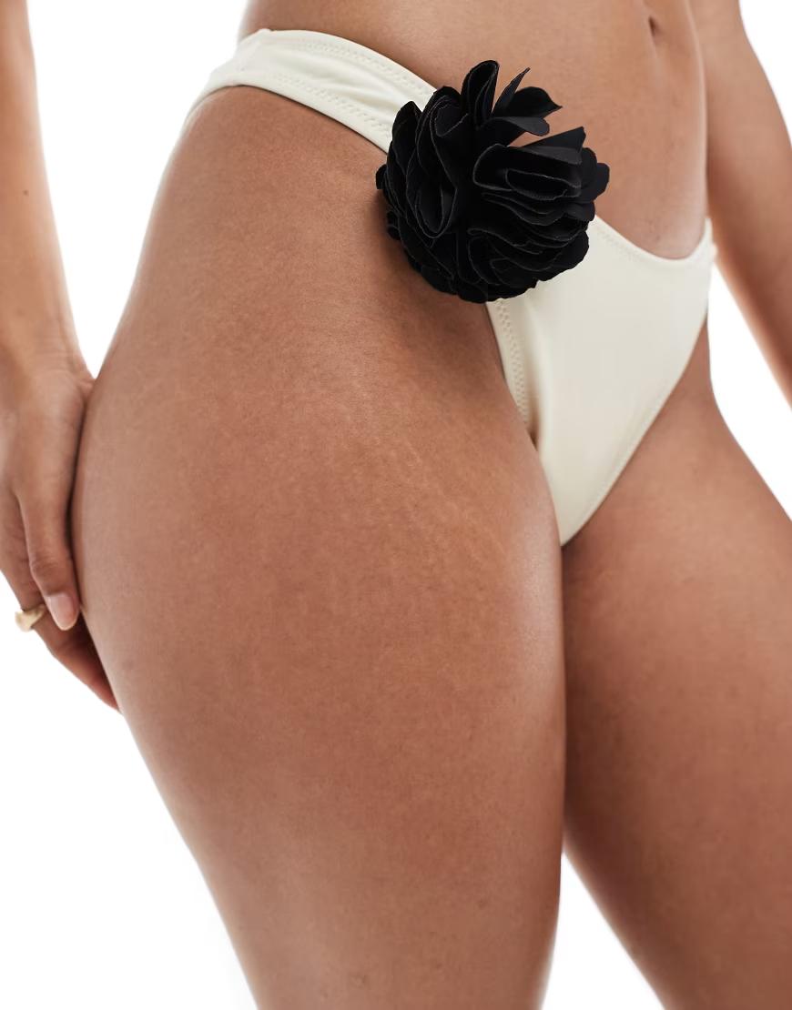 dół od bikini kwiat