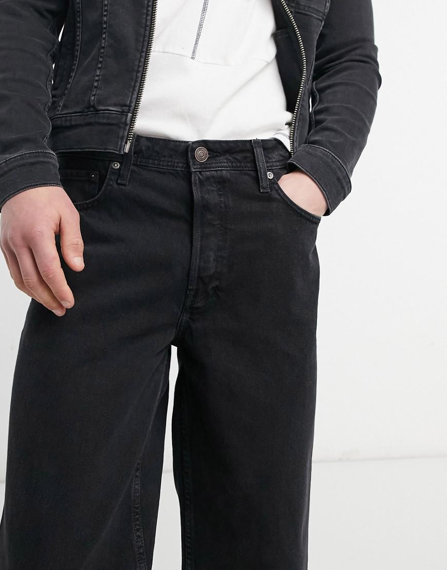 czarne spodnie jeans