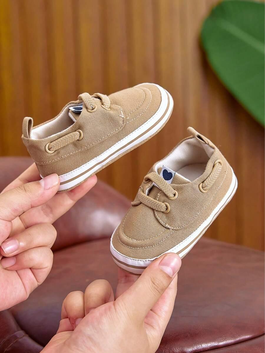 wsuwane beżowe buty