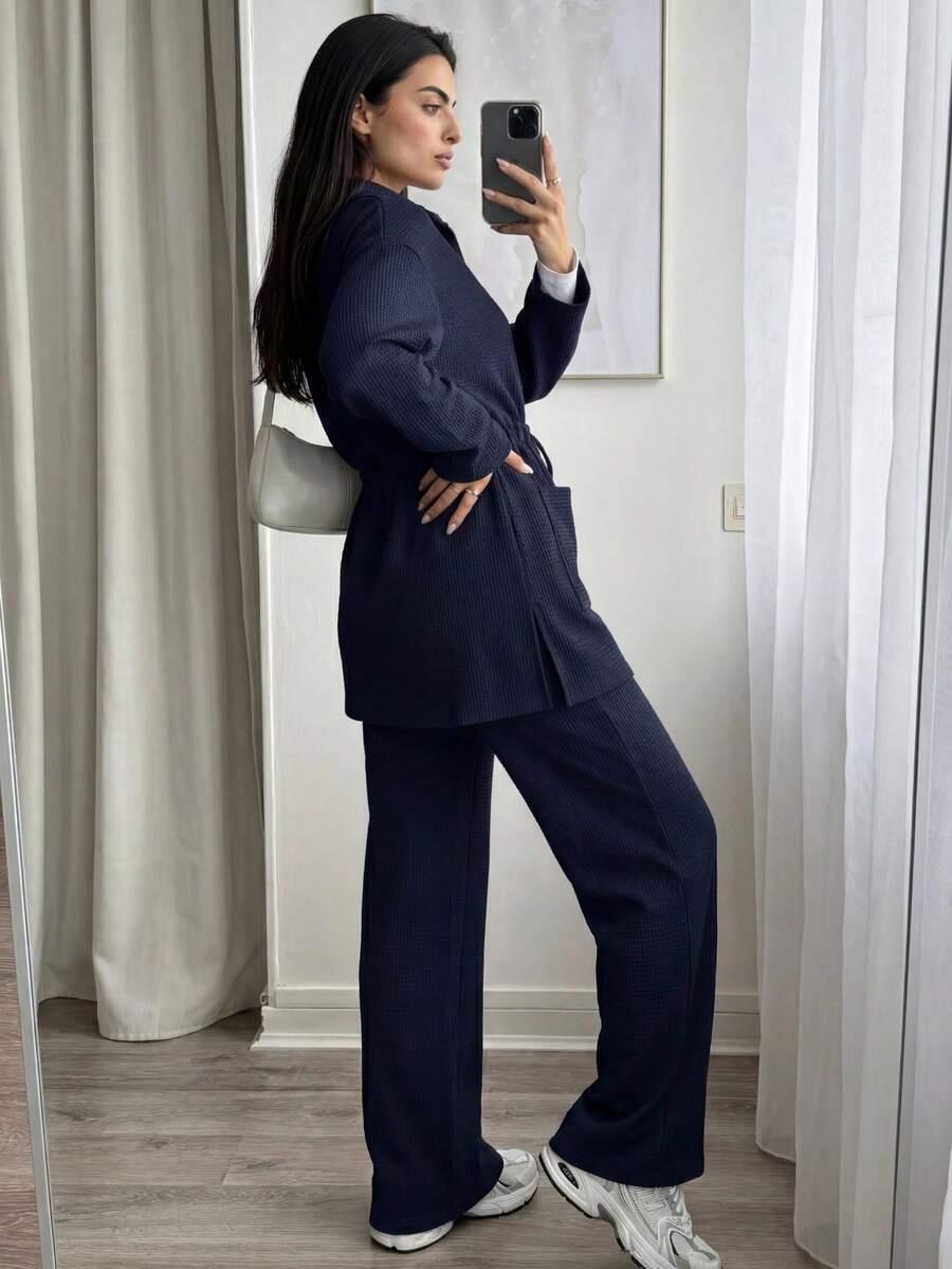 granatowa bluza zamek
