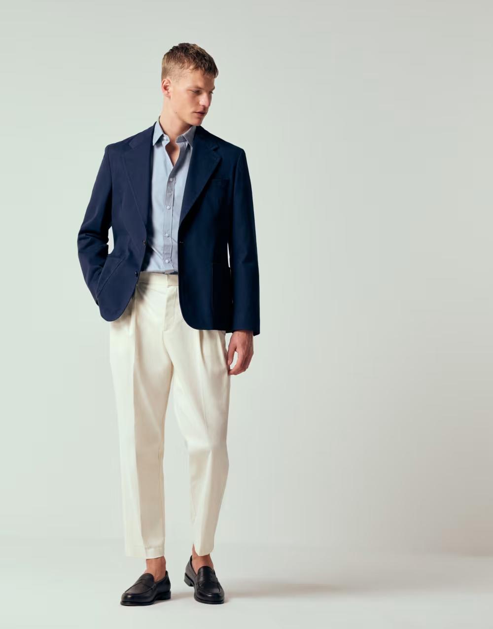 beżowe eleganckie spodnie kieszenie