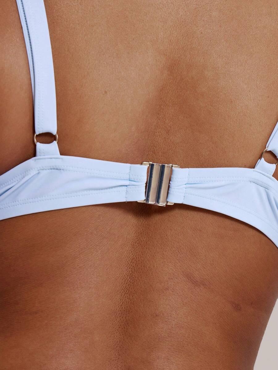 niebieska góra od bikini