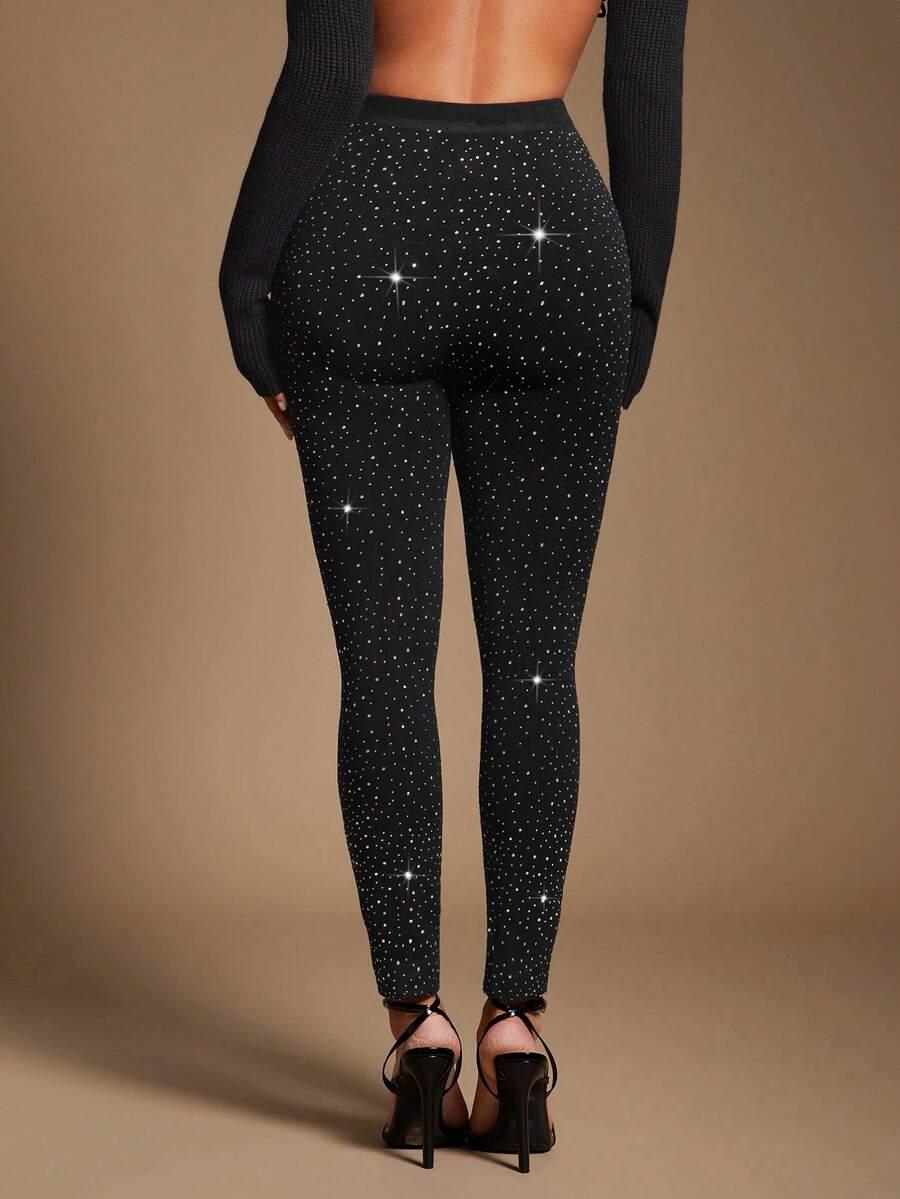 czarne legginsy zdobienie