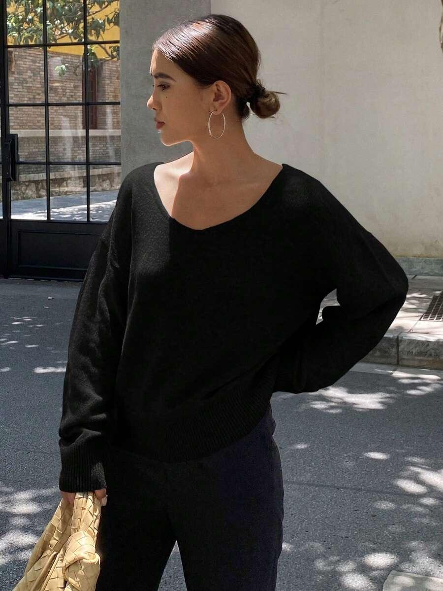 CZARNY SWETER V-NECK