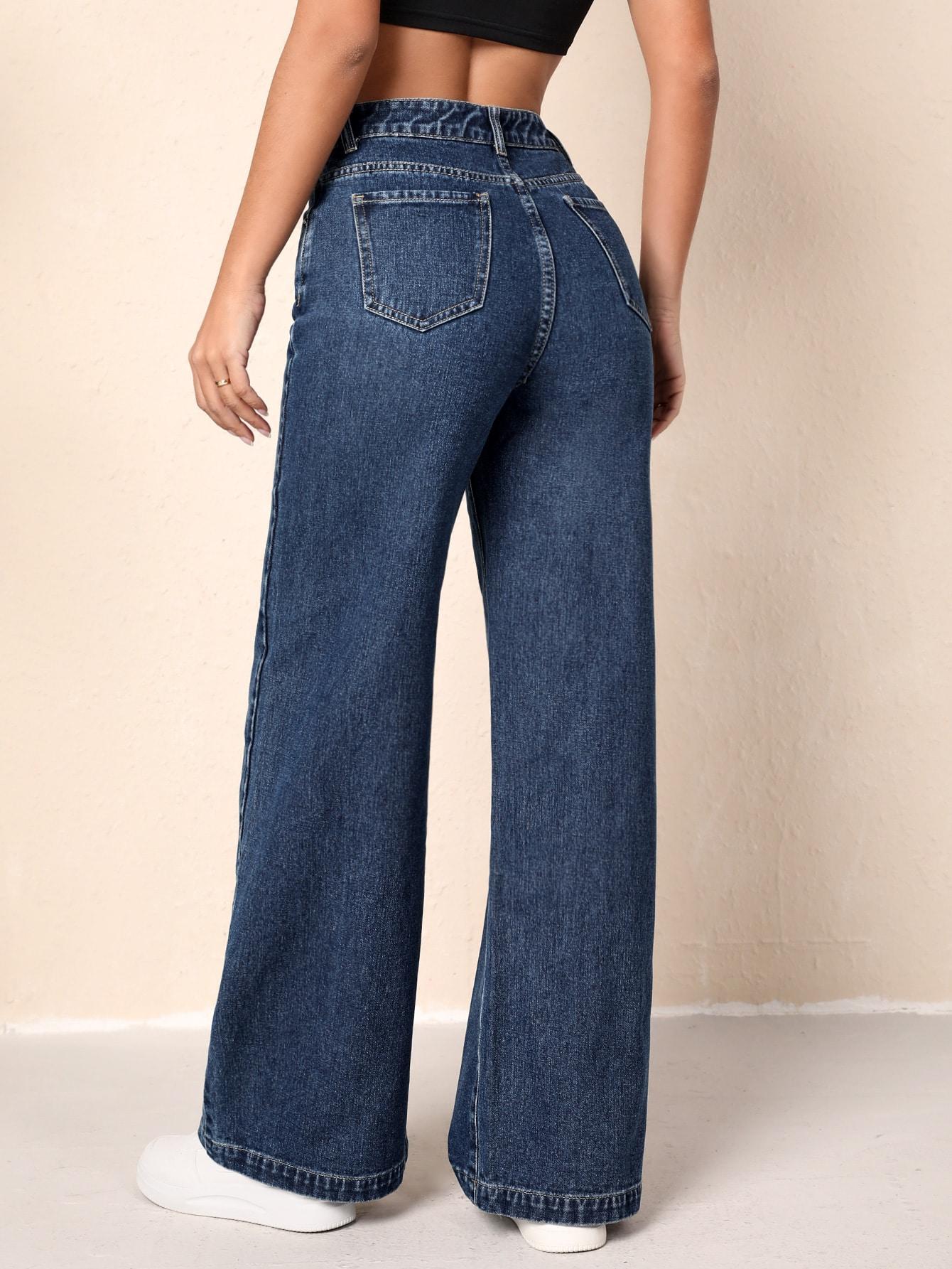niebieskie spodnie jeans