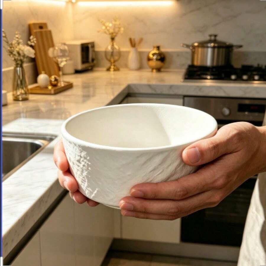 biała miska ceramiczna
