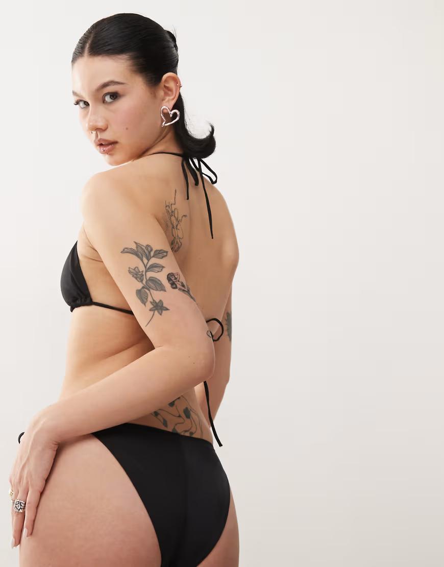czarny wiązany dół od bikini