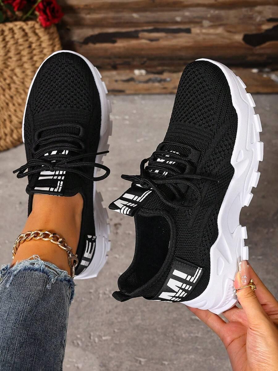 czarne sportowe buty