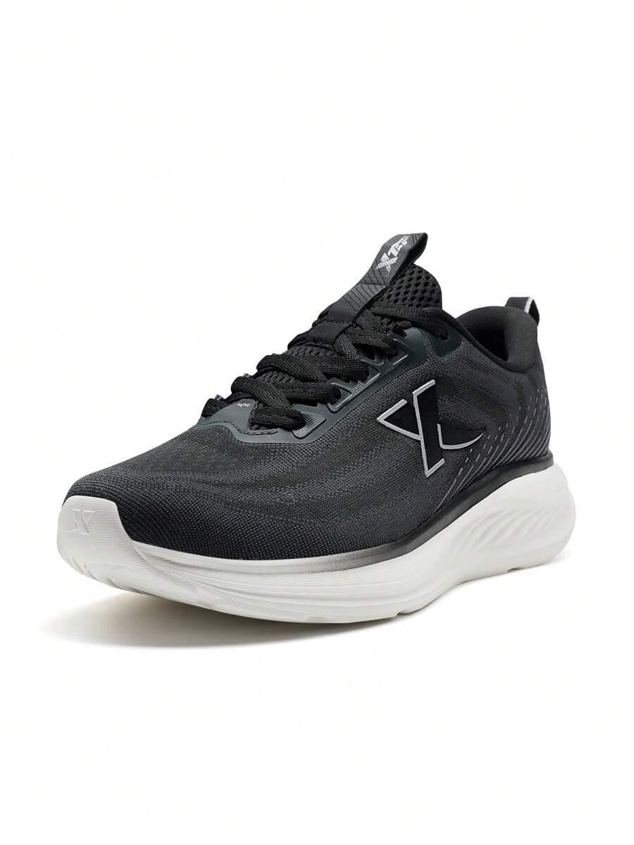 czarne buty sportowe