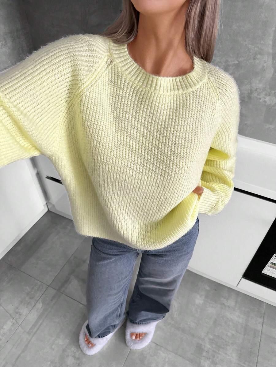 żółty sweter casual