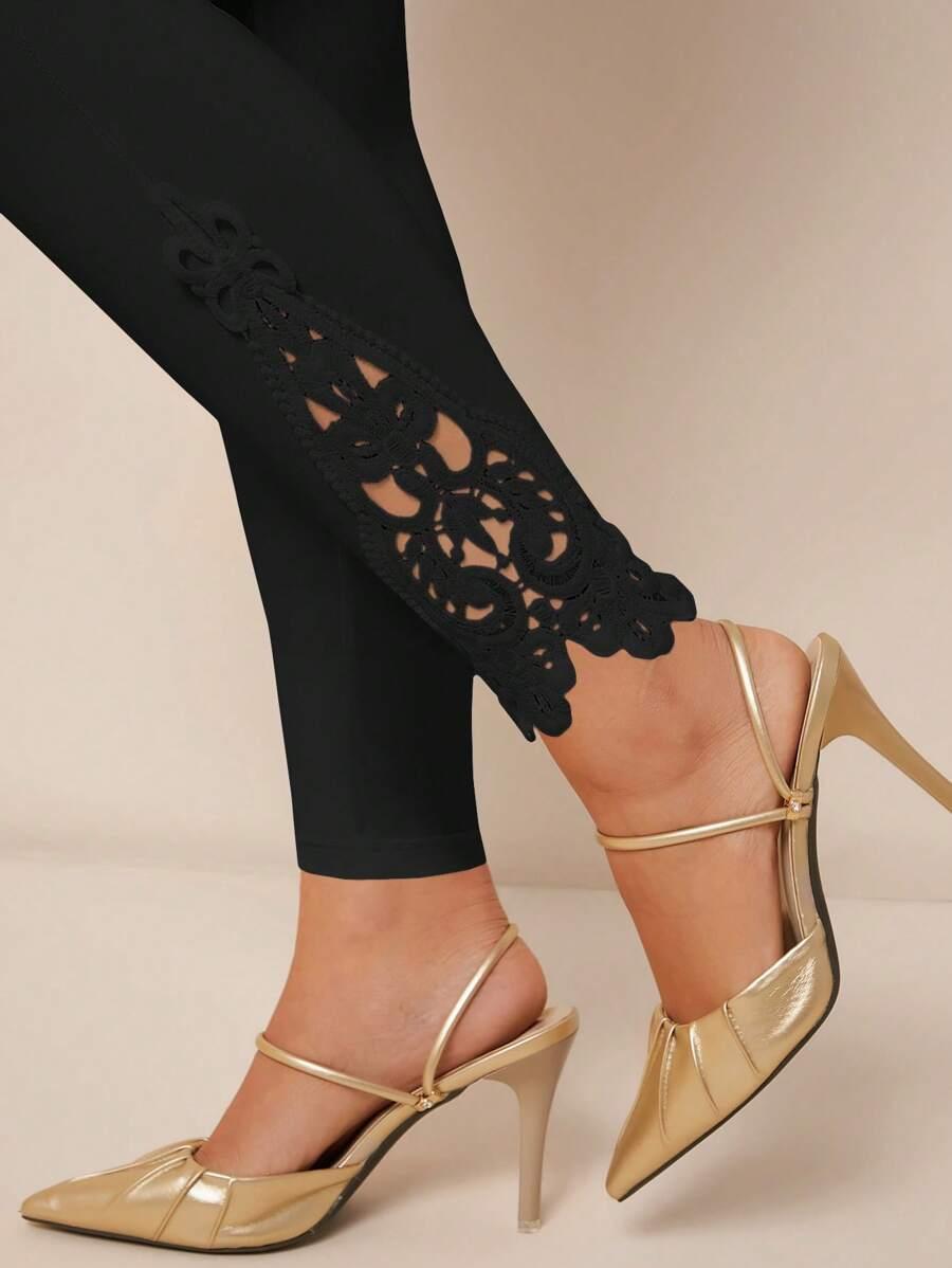 czarne legginsy zdobienie
