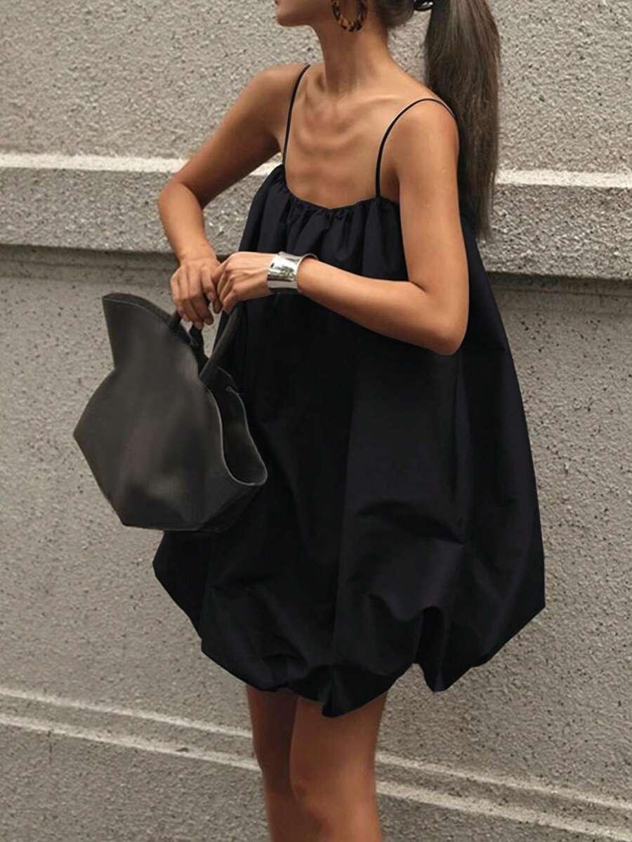 CZARNA MINI SUKIENKA