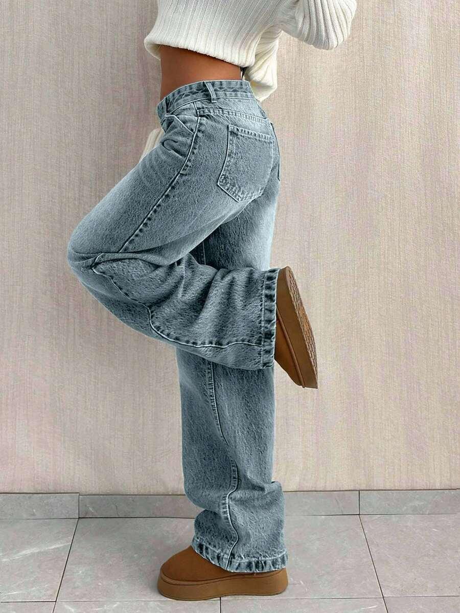 niebieskie spodnie jeans 