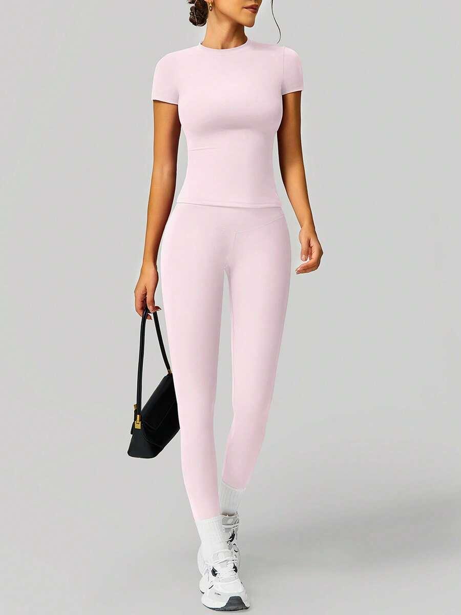 różowy komplet t-shirt legginsy