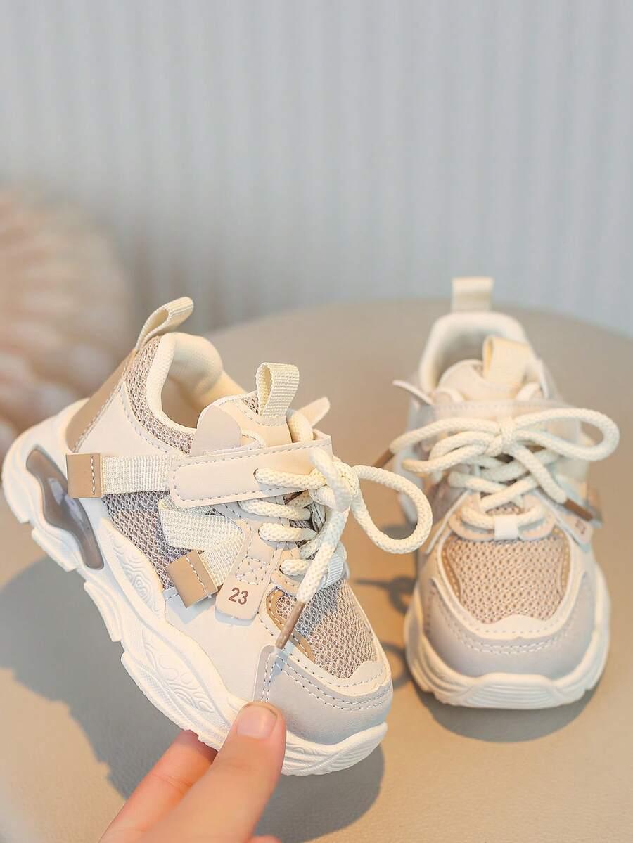 beżowe buty sportowe