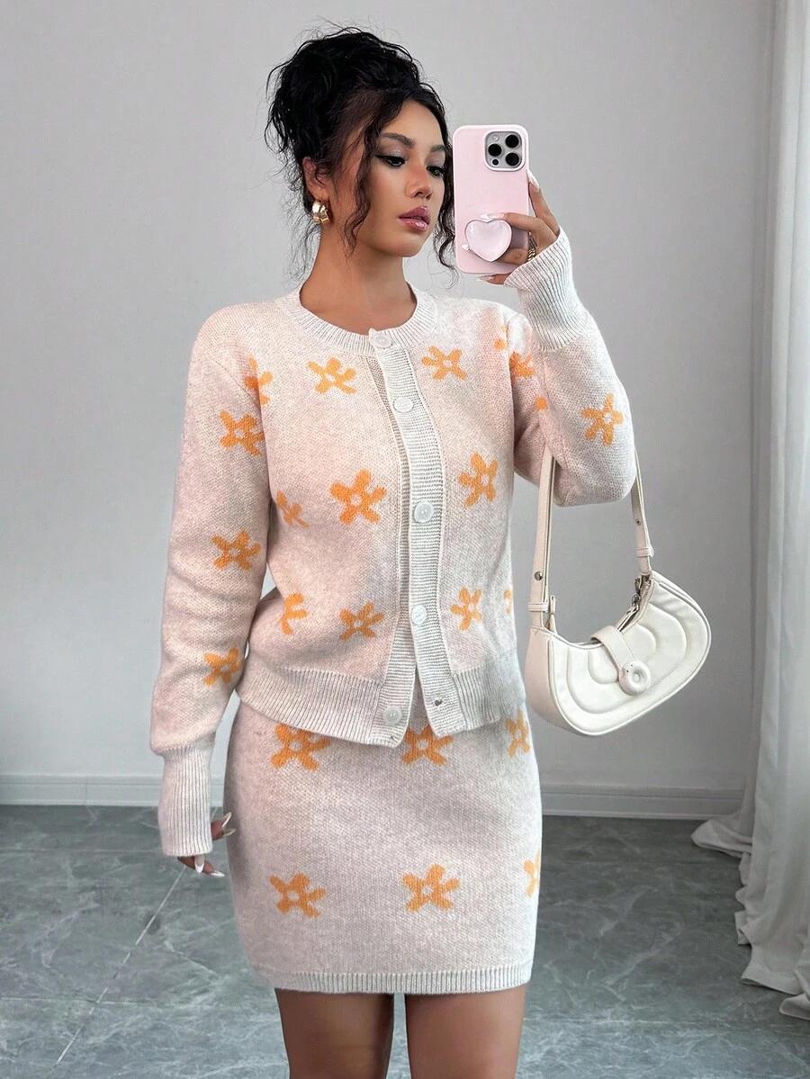 BEŻOWA MINI SPÓDNICA DZIANINA kwiaty