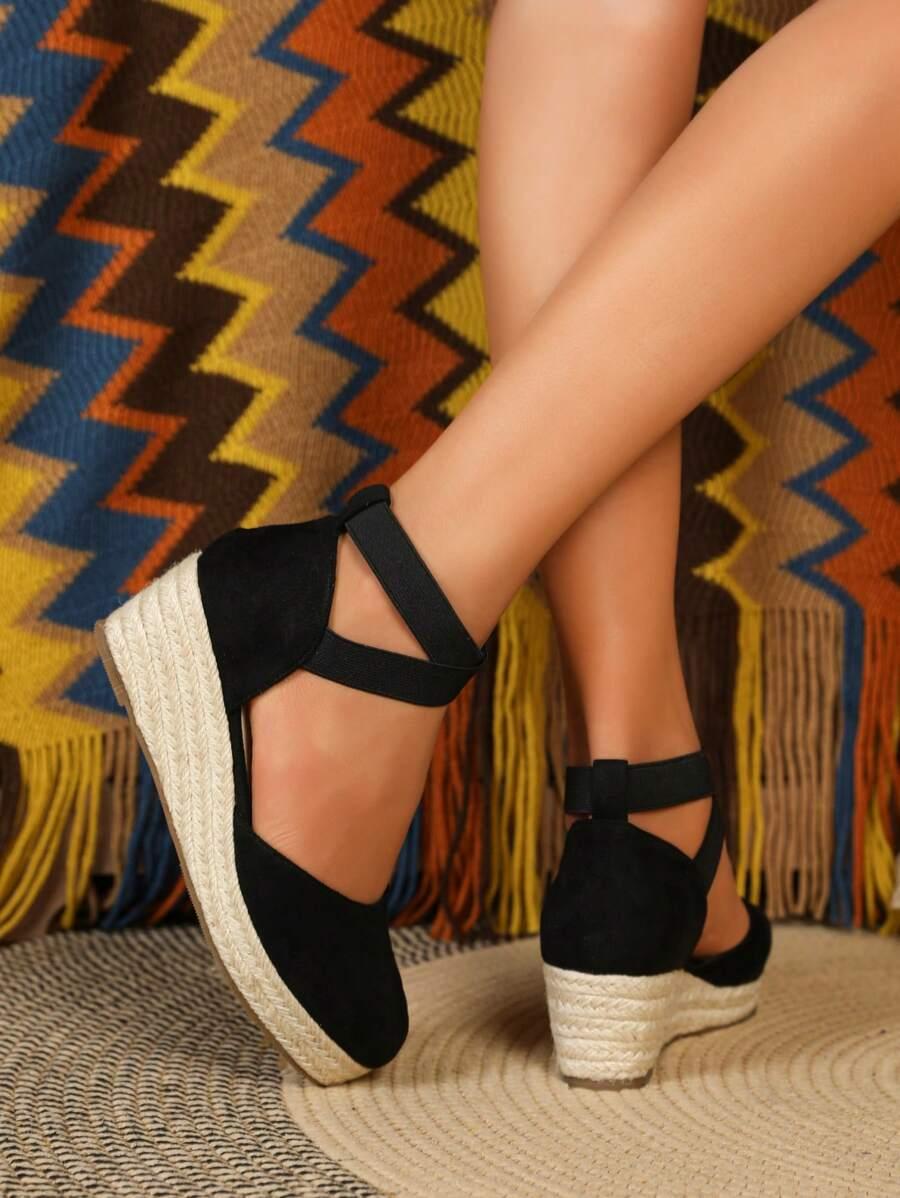 CZARNE ESPADRYLE NA KOTURNIE