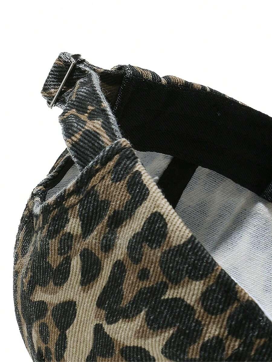 CZAPKA Z DASZKIEM ANIMAL PRINT