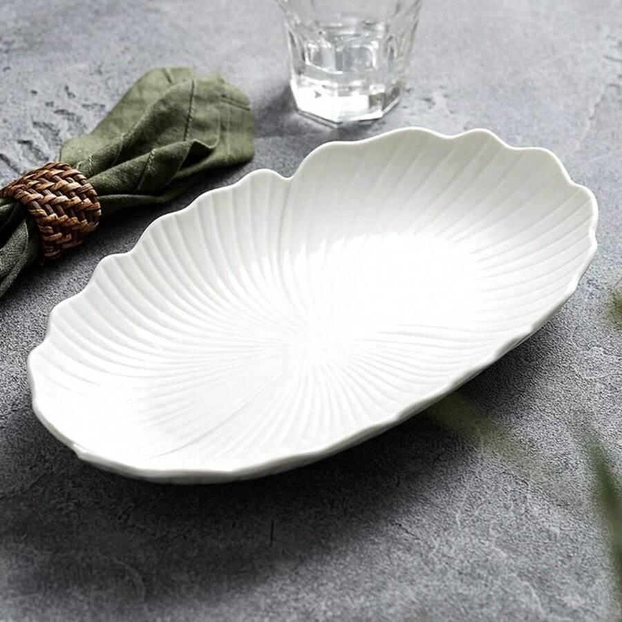 ceramiczny biały talerz podstawka