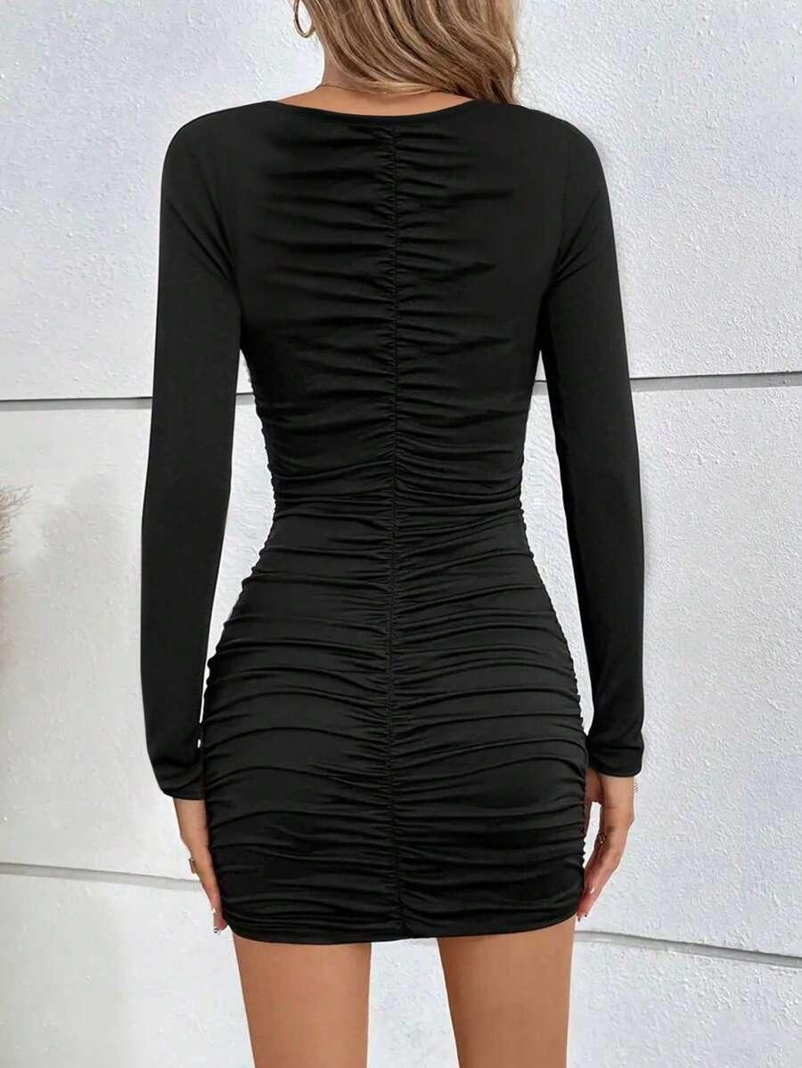 CZARNA MINI SUKIENKA