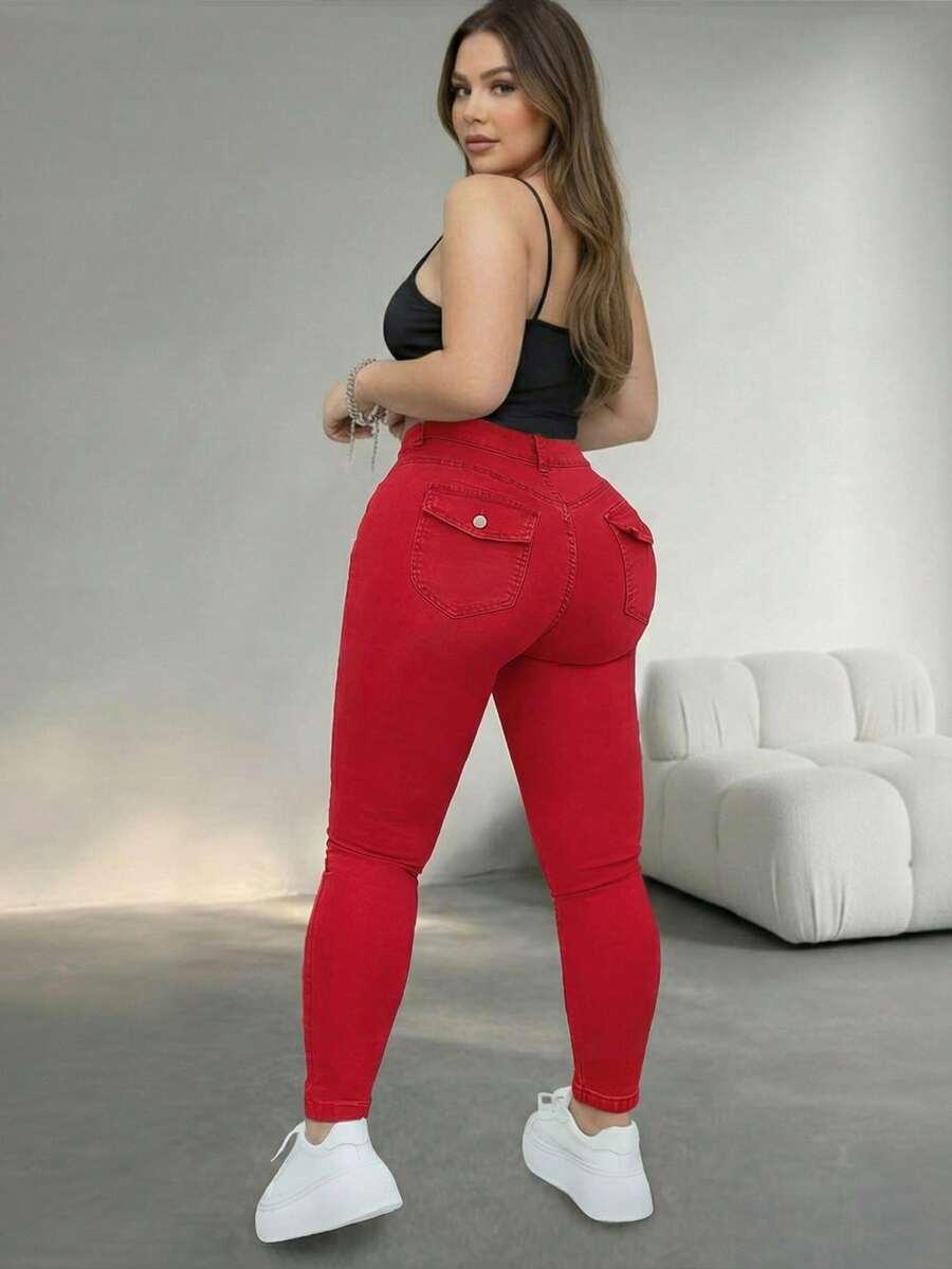 czerwone spodnie jeans