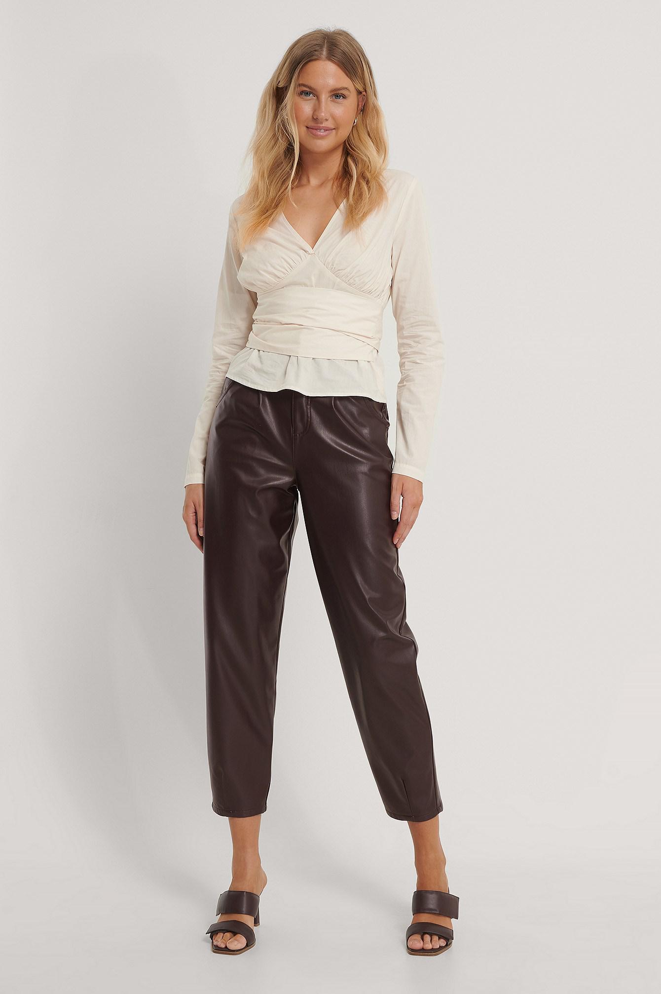 KREMOWA BLUZKA V-NECK