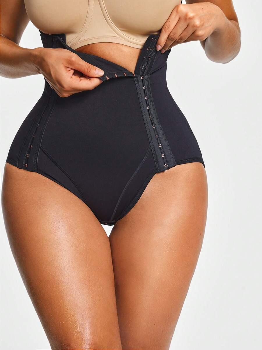 MODELUJĄCE KRÓTKIE BODY Z OTWARTYM BIUSTEM