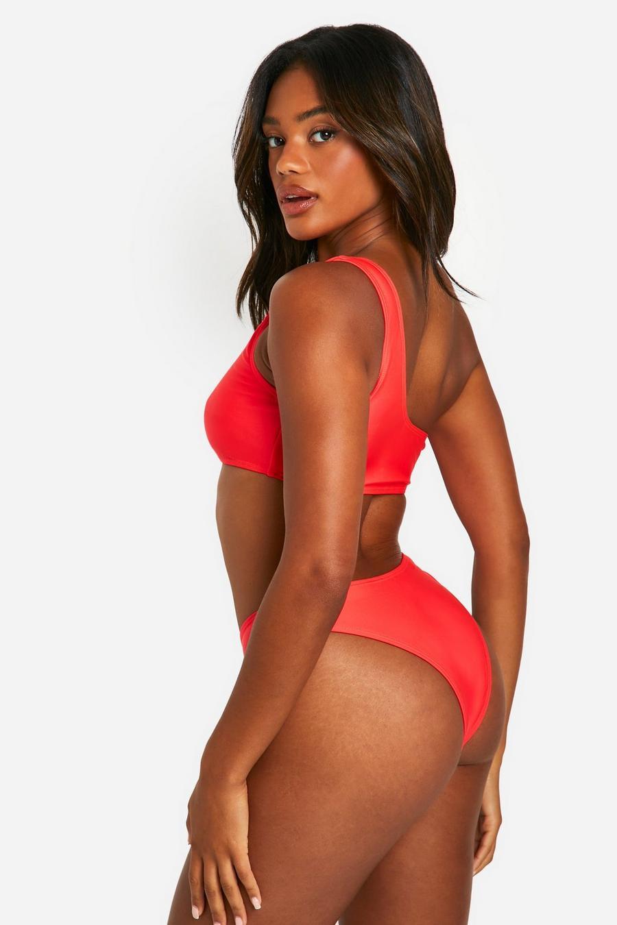 czerwony dół od bikini asymetria 