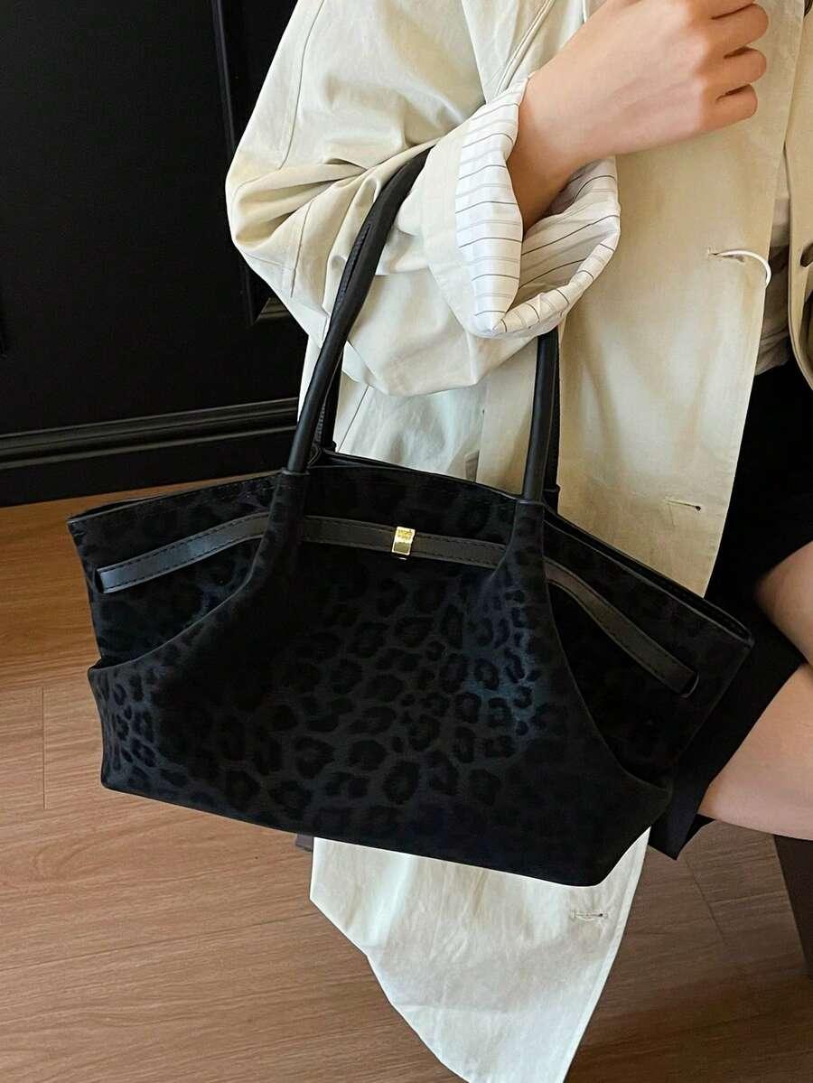 czarna torebka animal print
