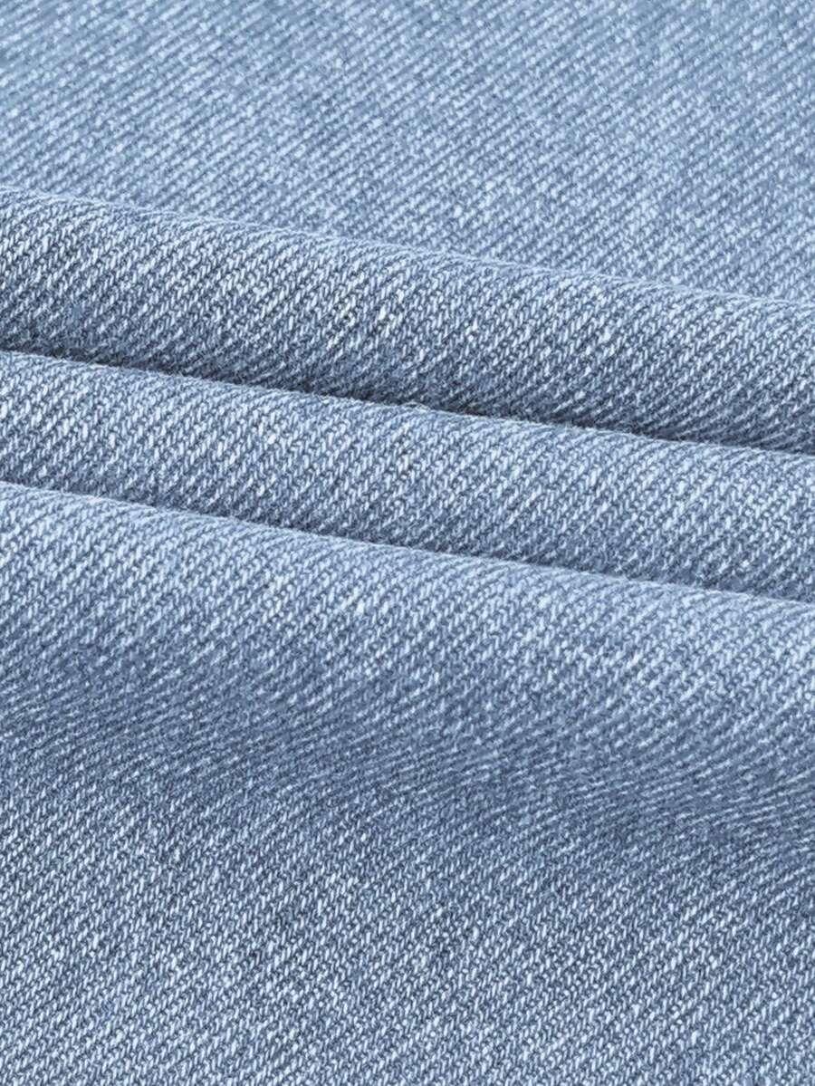 niebieskie spodnie jeans