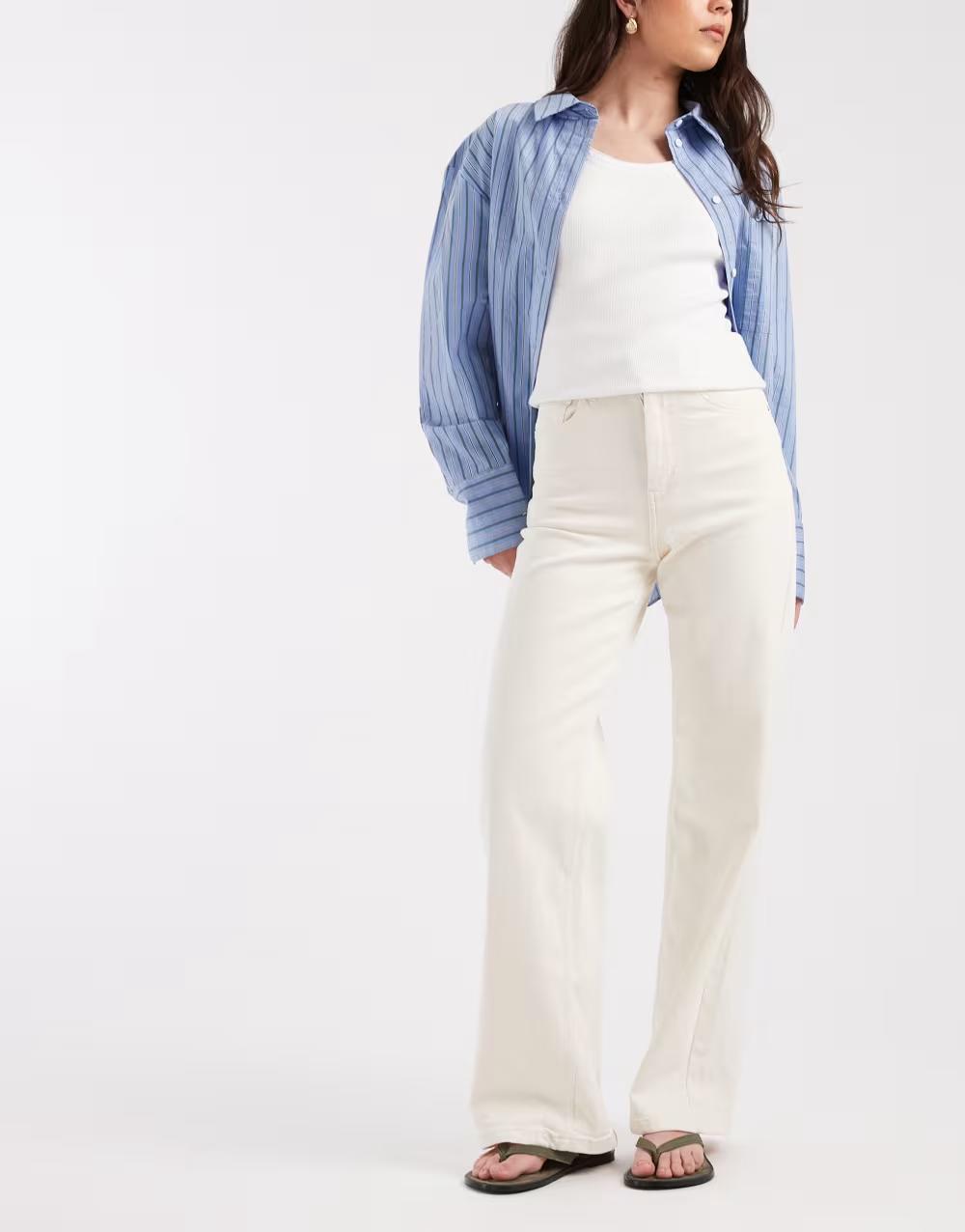 beżowe spodnie jeans wysoki stan