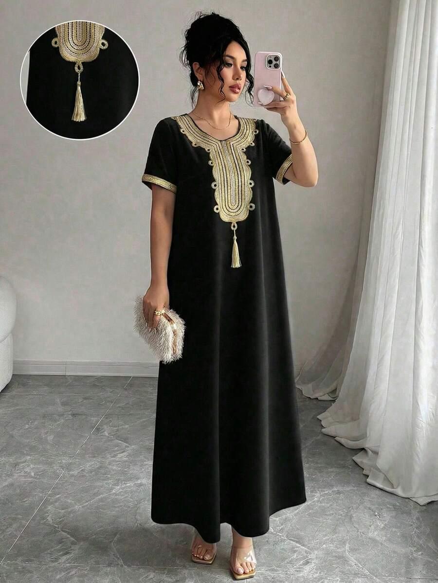 czarna maxi sukienka zdobienie haft