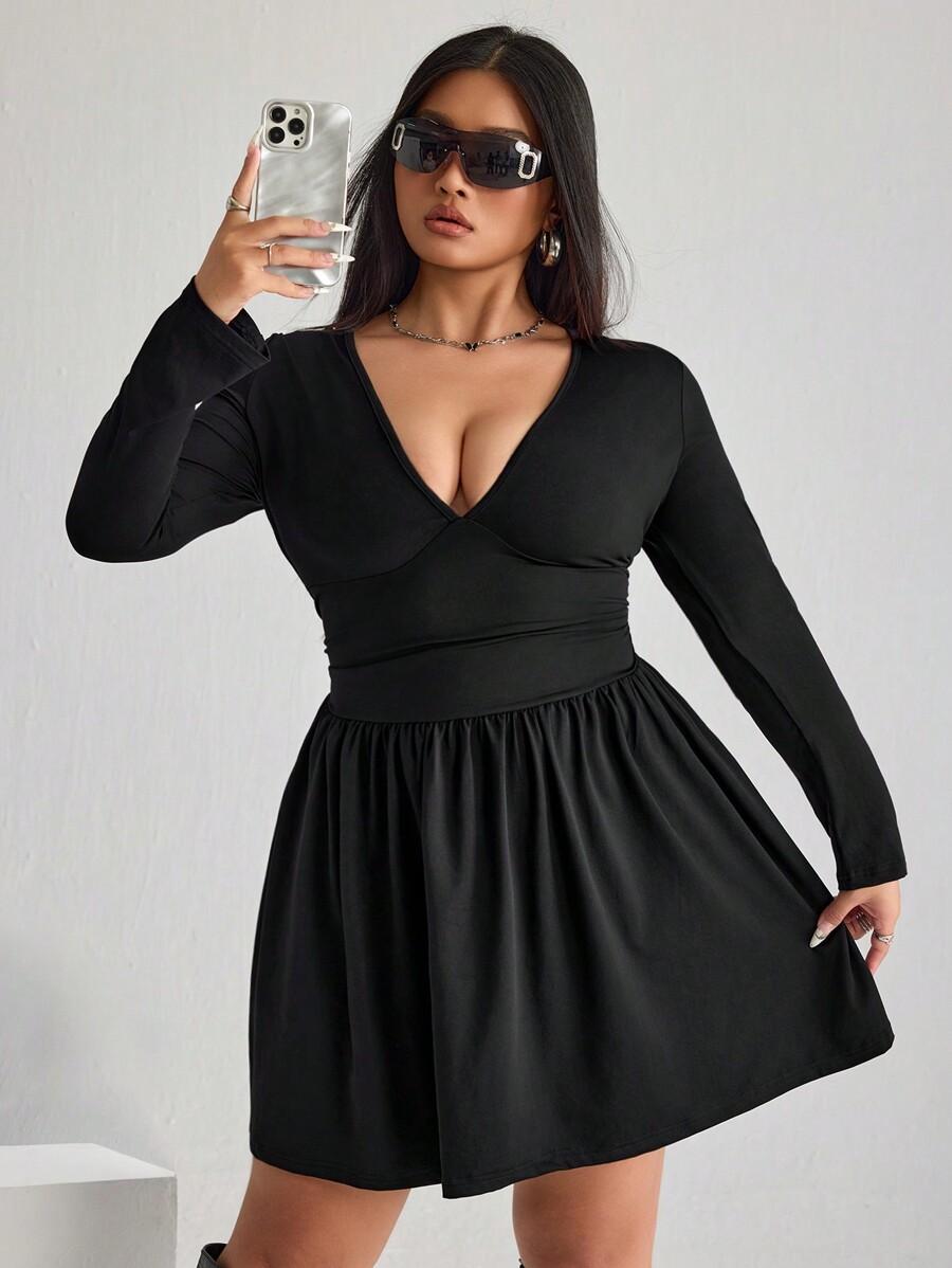 CZARNA MINI SUKIENKA V-NECK