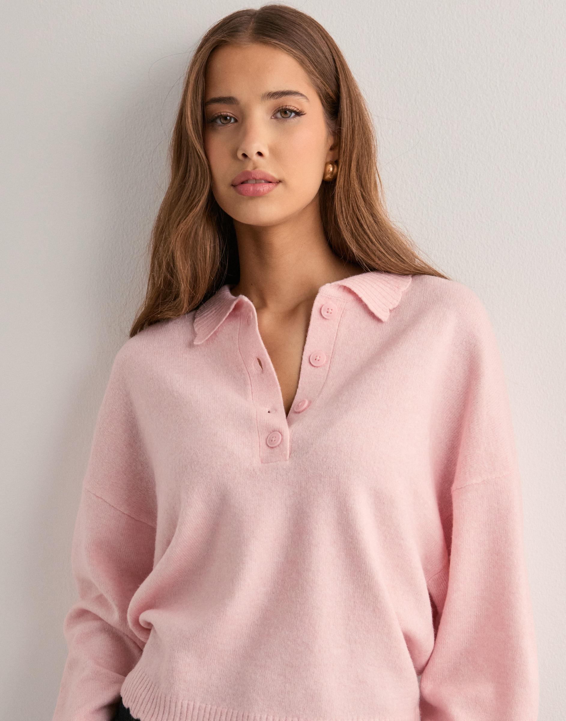 RÓŻOWY SWETER KOŁNIERZYK