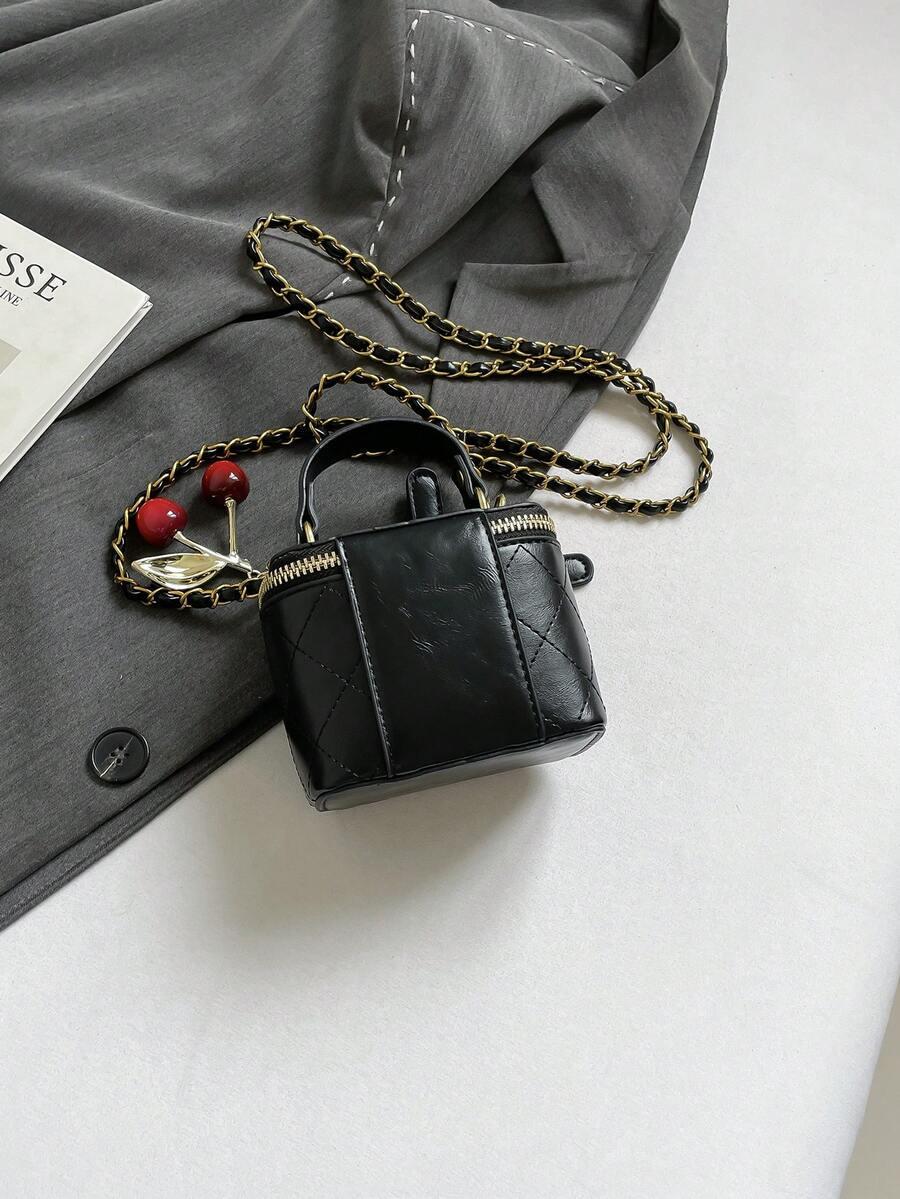 czarna mini torebka