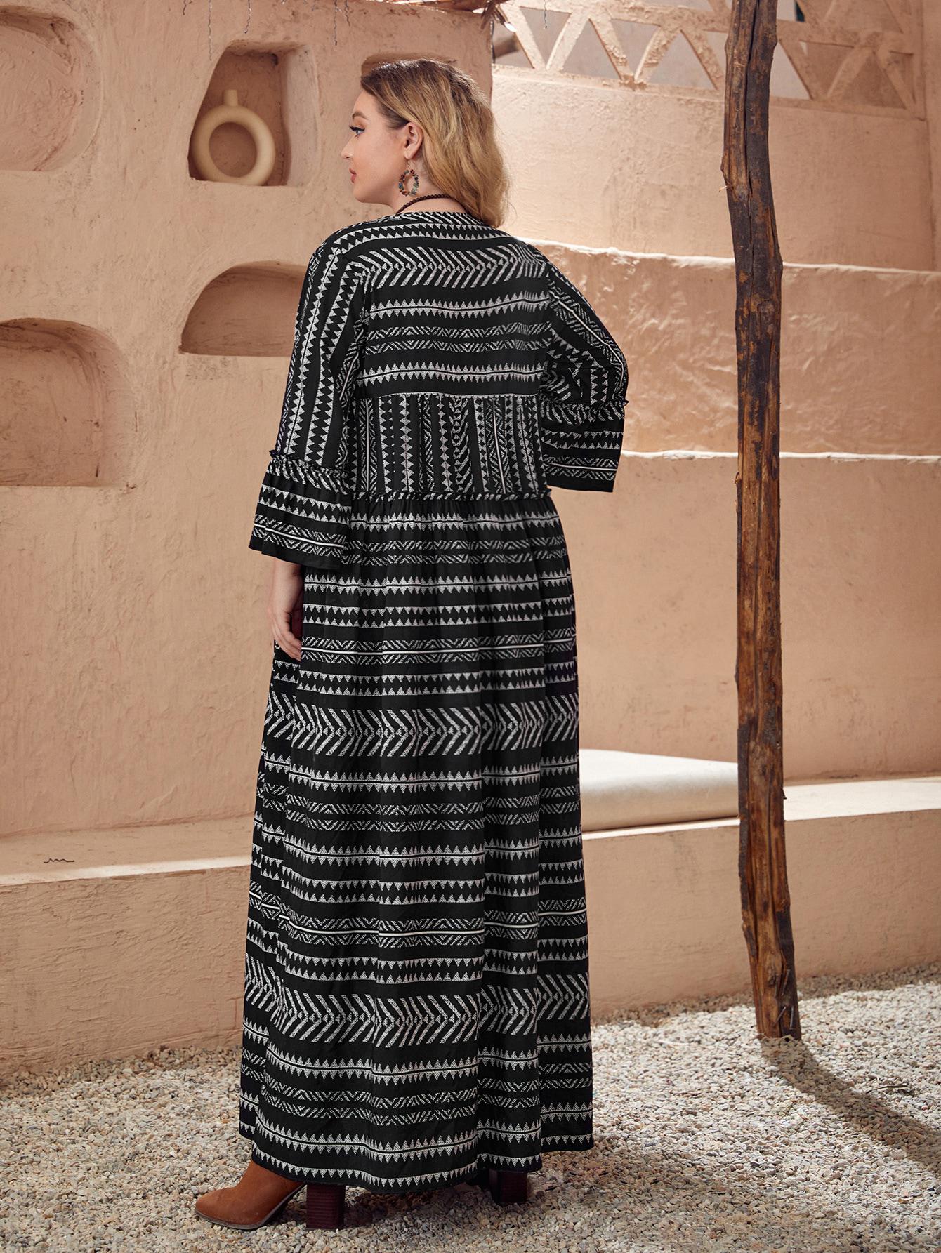 LUŹNA SUKIENKA MAXI W GEOMETRYCZNY WZÓR 