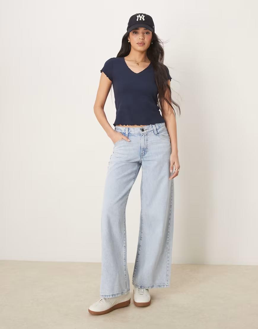 GRANATOWA BLUZKA V-NECK FALBANA