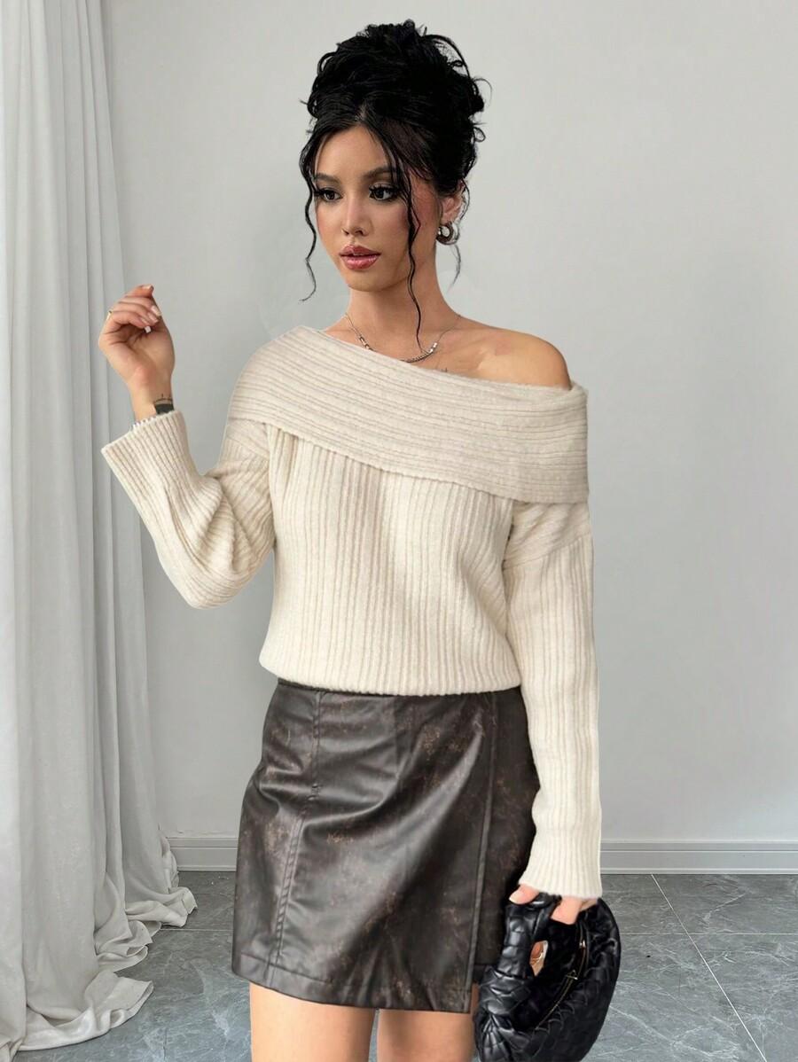  SWETER Z ODKRYTYMI RAMIONAMI